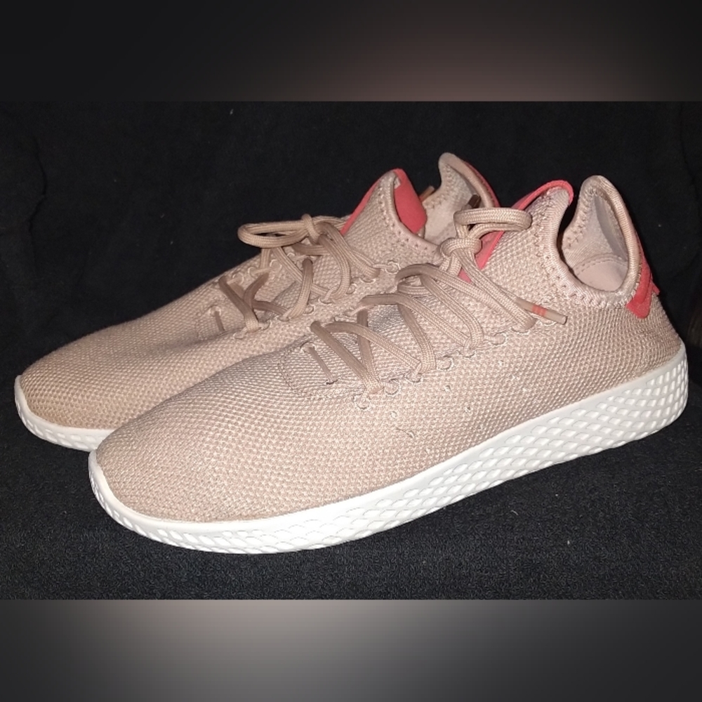 Adidas Pharrell Williams sz 6.5